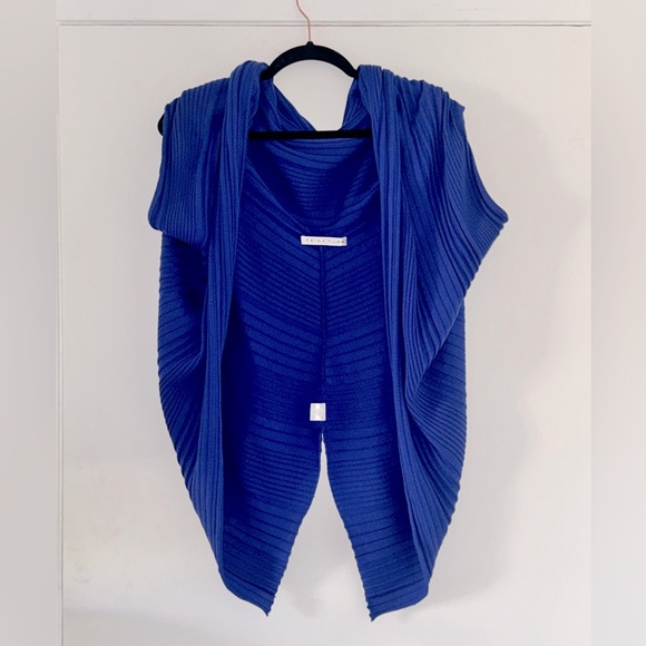 Trina Turk Sweaters - Trina Turk blue knit bolero
